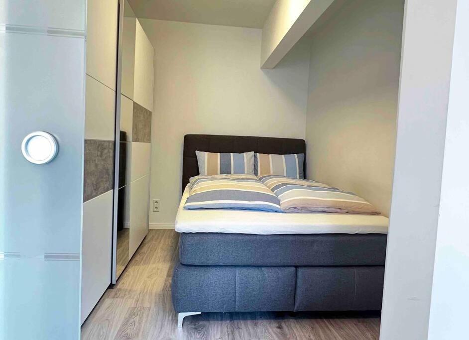 Ferienwohnung Beste Lage - Altstadt City Dusseldorf - 1,5 Zimmer Exterior foto